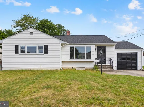 60 Sherbrooke Rd, Ewing, NJ 08638