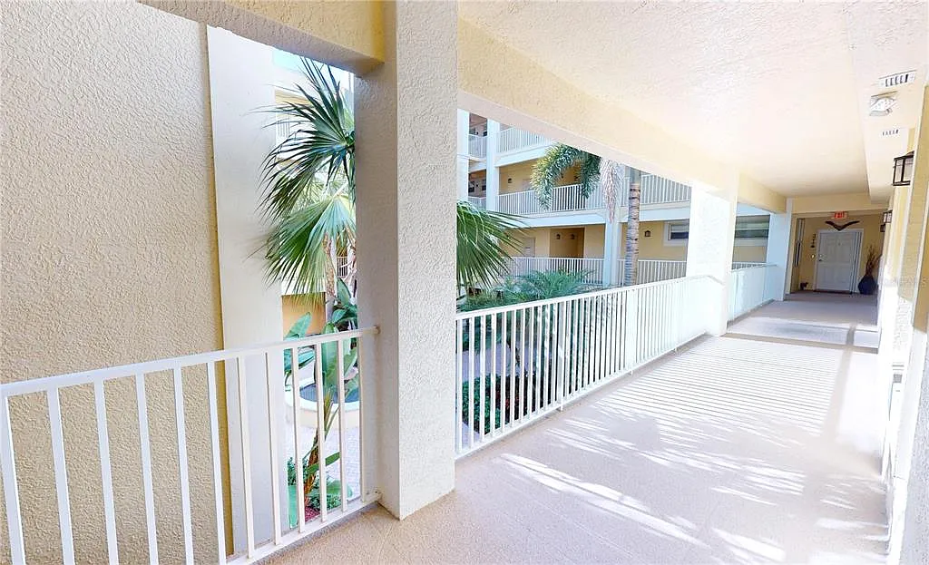 3 bed, 2.0 bath, 1498 sqft, $2,100 — Photo 3
