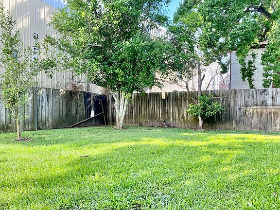 4th image of 905 1st St