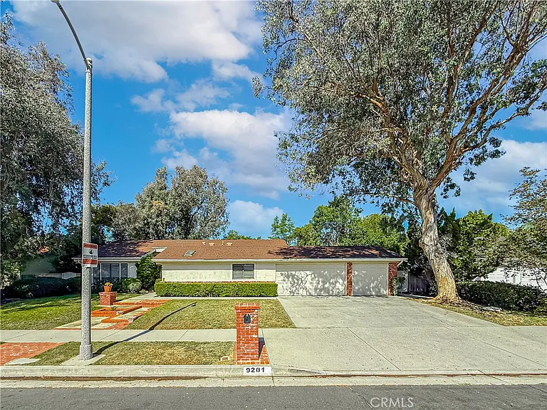 9201 Paso Robles Ave — Photo 2