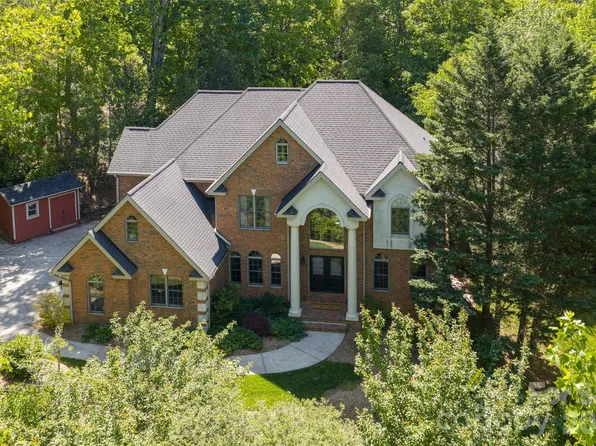 39 Windover Dr, Asheville, NC 28803