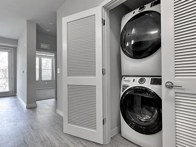 Legacy Rochester Hills Apartments — Photo 44