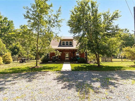 2nd image of 2108 Glenside Dr