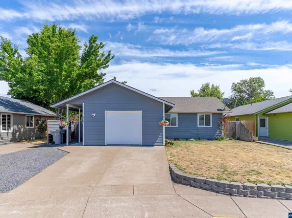 2017 Cypress Ct, Lebanon, OR 97355