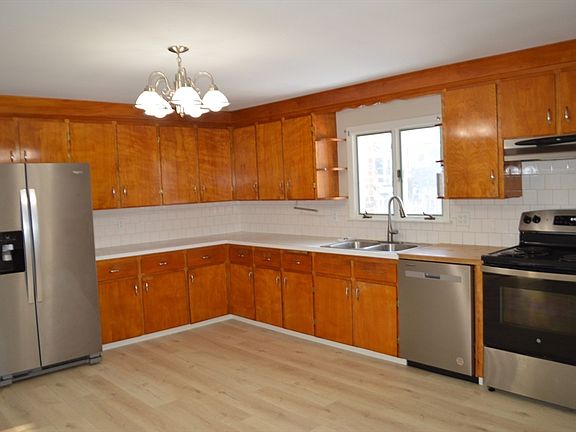 5th image of 40 Flora Rd