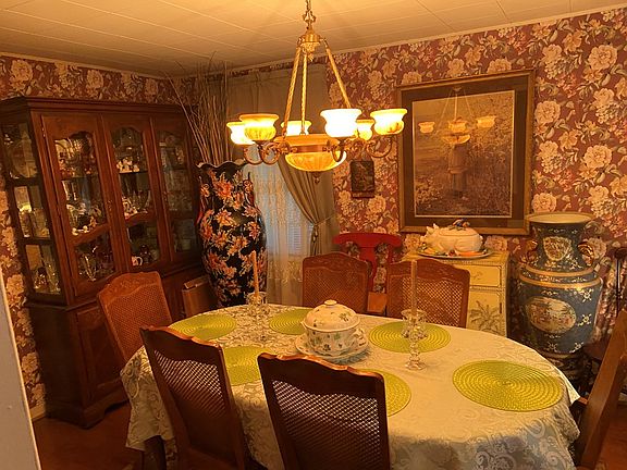 2nd image of 411 Greenwood Dr