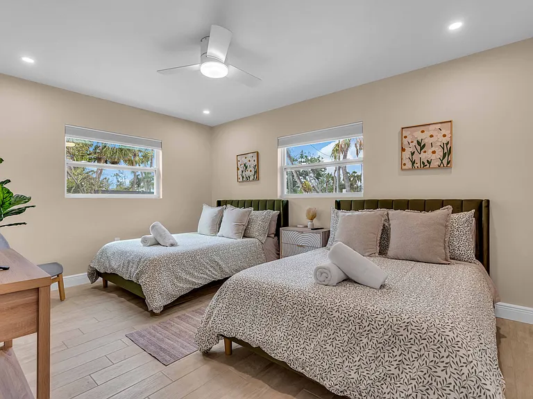 4421 Ocean Blvd — Photo 32