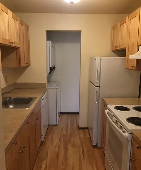 4715 SW Charlestown St — Photo 2