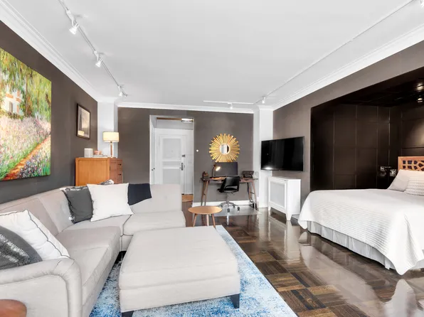 220 Madison Avenue image 4 of 9