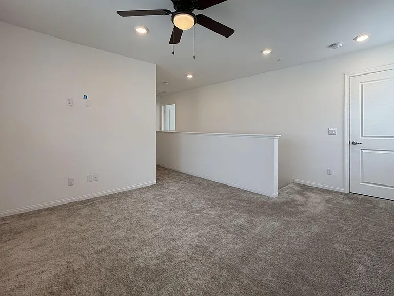 1685 Camellia Ln — Photo 14