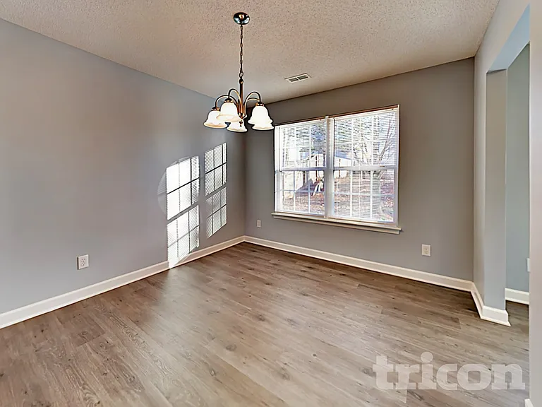 1008 Crowders Woods Dr — Photo 4
