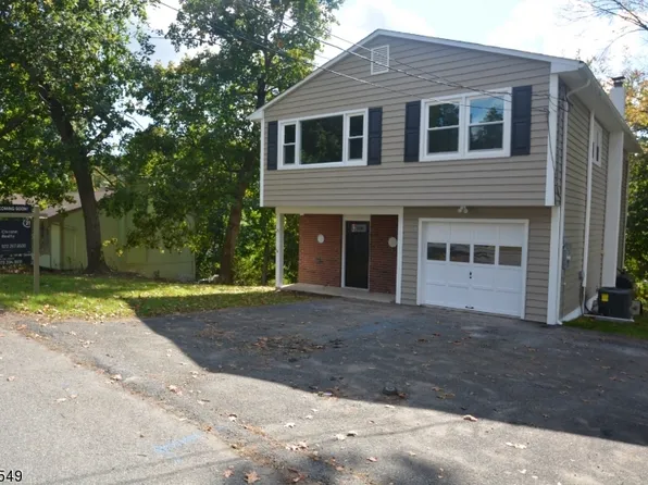 22 Maple Ter, Stanhope Boro, NJ 07874