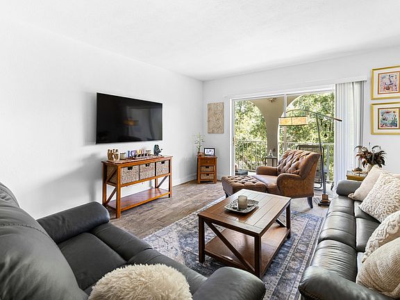 3rd image of 250 NE 20th Street #3210