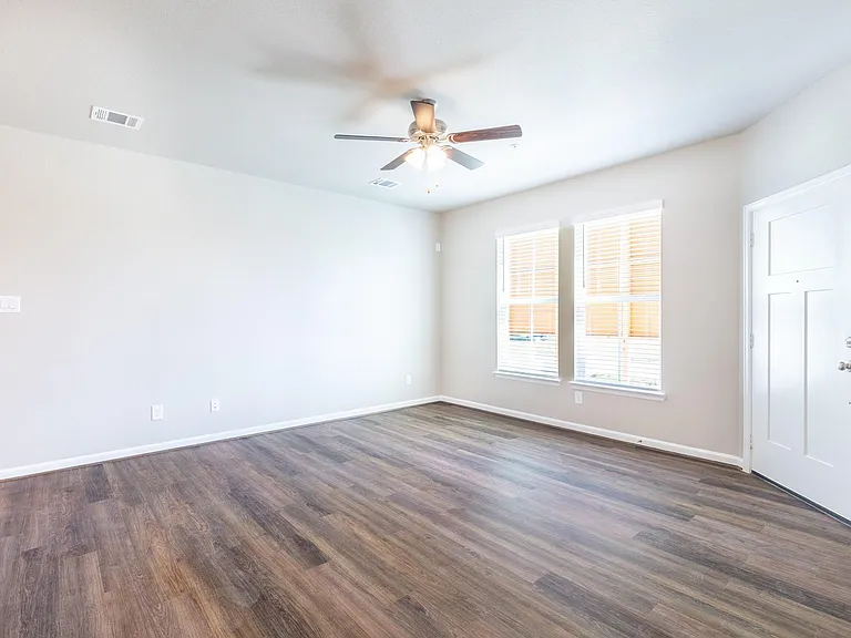 135 Park Place Cir #B — Photo 16