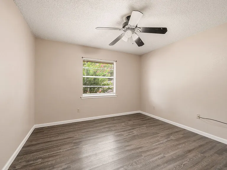 328 Anita Ave — Photo 20
