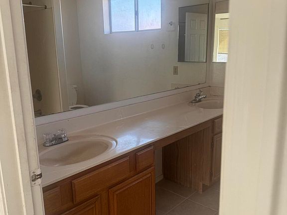 5th image of 1422 E MINERAL Road