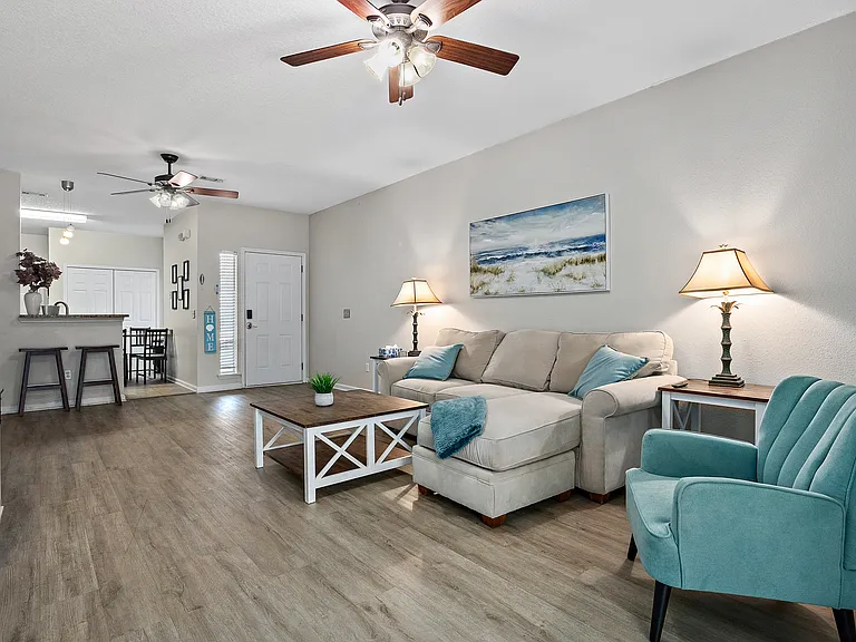 677 Scrub Jay Dr — Photo 3