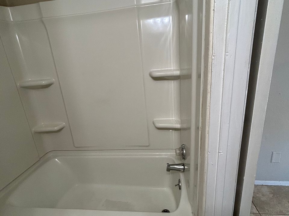 1st image of 4002 W Tonto St APT 2