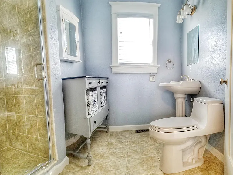 1229 C St — Photo 14