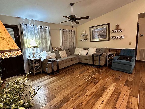 3rd image of 36 Sunflower Ln