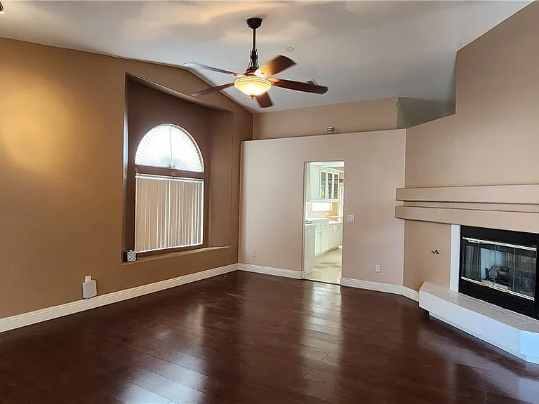 1395 Falling Snow Ave — Photo 3