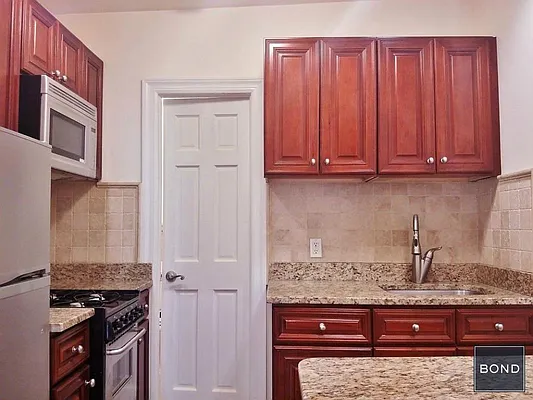 Rented by Bond New York | media 6