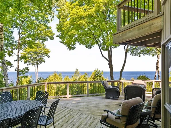 8469 Island View Rd, Fish Creek, WI 54212
