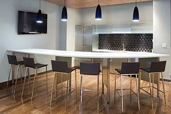 Rented by Manhattan Skyline | media 7