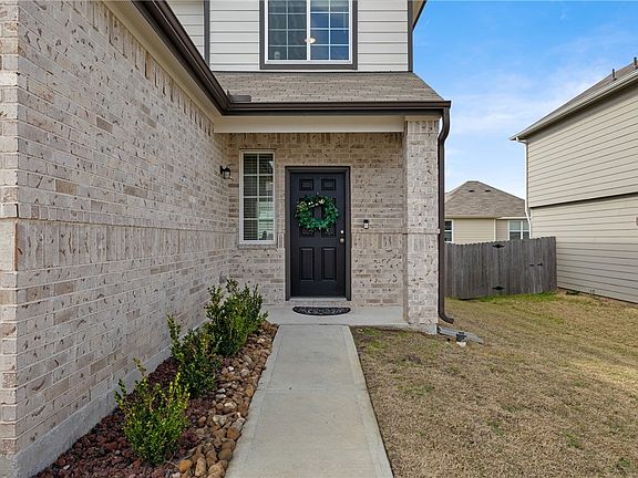 3rd image of 976 Rice Dr