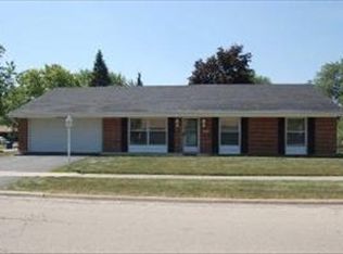 1200 Yorkshire Dr, Hanover Park, IL