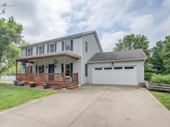 20838 Stonebrooke Dr, Brighton, IL 62012