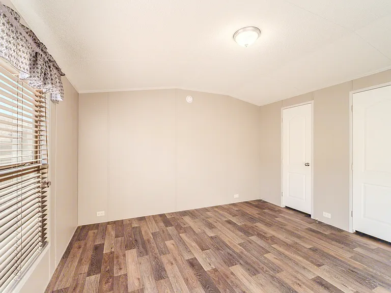 275 N Main St #P2-5 — Photo 33