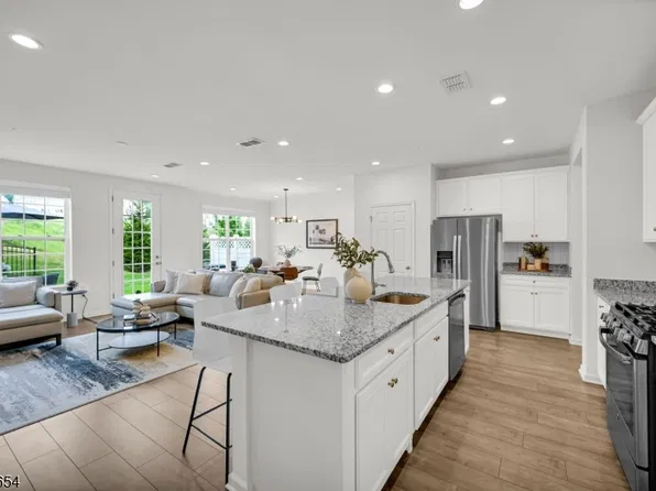 104 Sequoia Dr, Cedar Grove Twp., NJ 07009