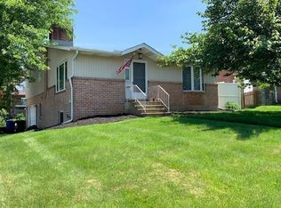 656 Fernwood St, Emmaus, PA 18049