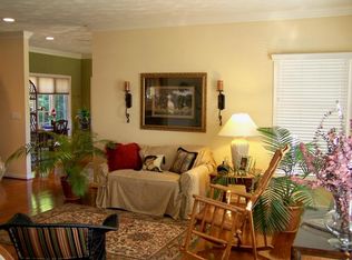 6245 Fairway Forest Dr, Roanoke, VA 24018