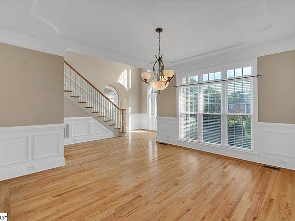 4th image of 704 Carolina Bay Ct