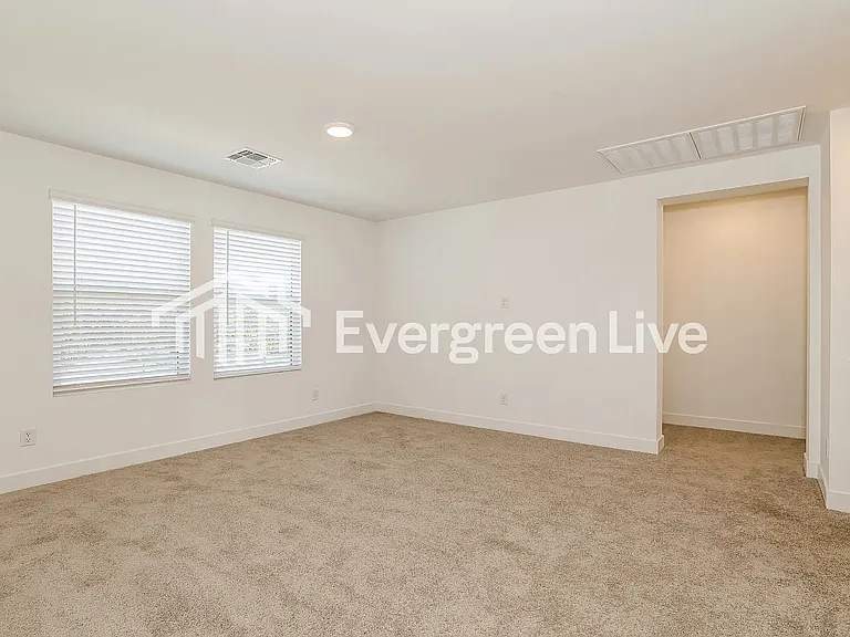 Cyrene at Skyline — Photo 100