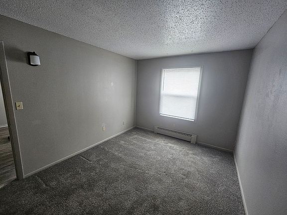 5th image of 307 N Prairieview Rd #304-13