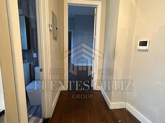 3rd image of 615 Bramhall Ave #2