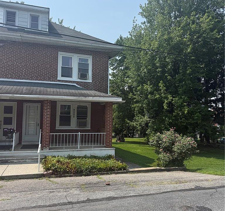 1st image of 1909 4th St