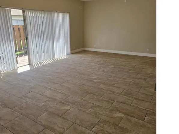 8218 NW 8th Pl, Plantation, FL 33324