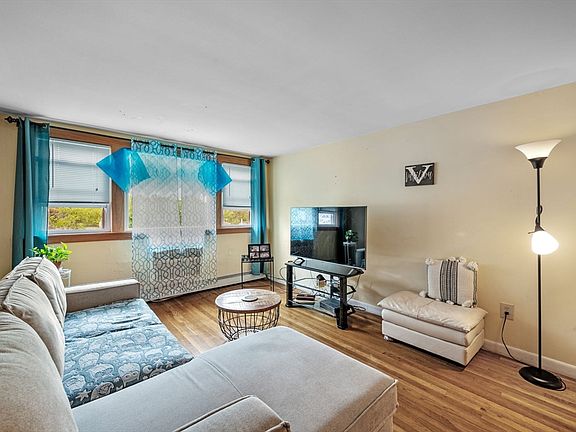 5th image of 100 Magnolia Ave APT 22