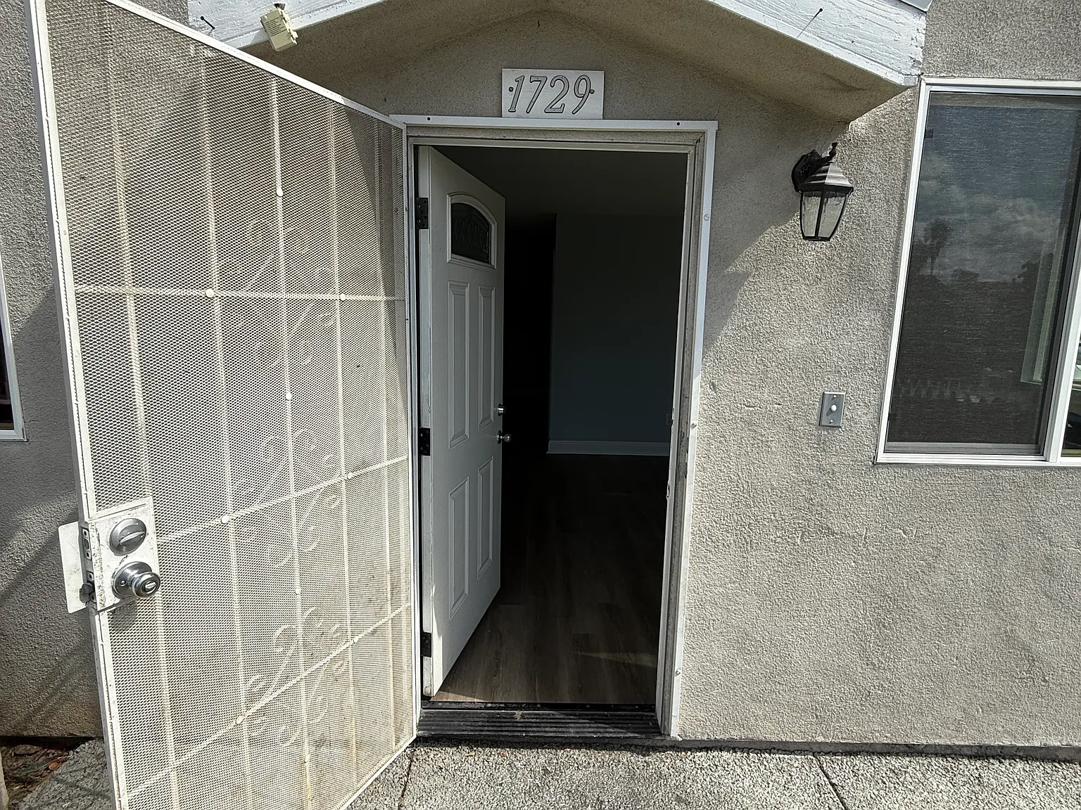 5 bed, 1700 sqft, $3,995 — Photo 1