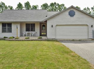 8210 N 27th St, Richland, MI 49083