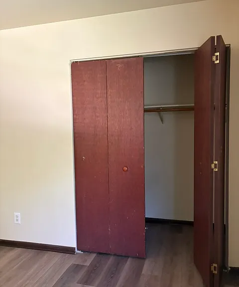 6993 Eisenhower Ave — Photo 18