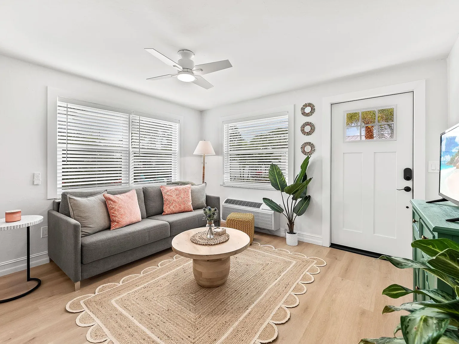 1112 Highlands Dr — Photo 3