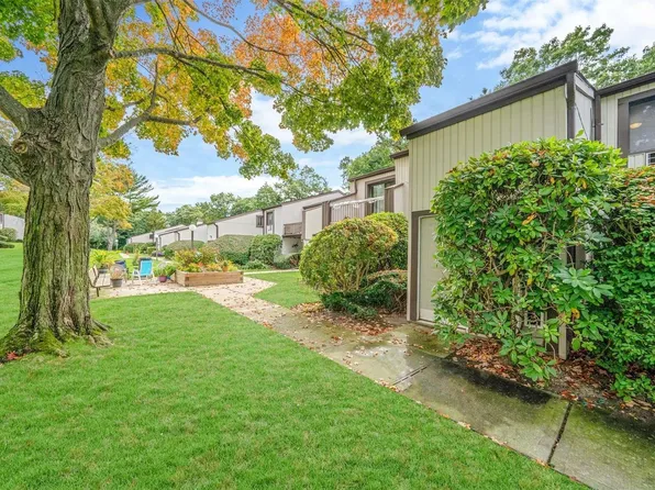 31 Richmond Boulevard #4B, Ronkonkoma, NY 11779