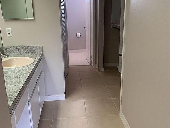 3rd image of 3809 La Vista Cir N #229