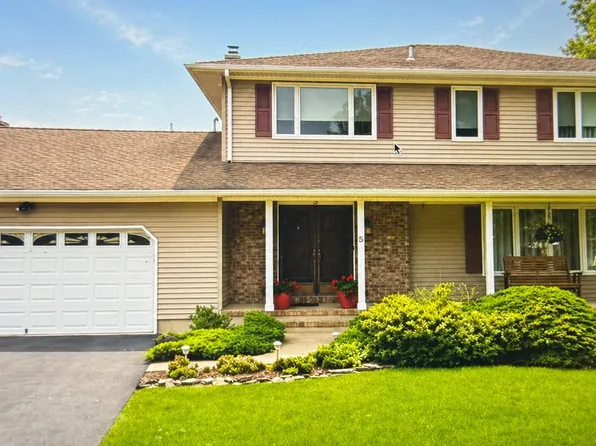 5 Ray Dwier Dr, Hamilton, NJ 08690