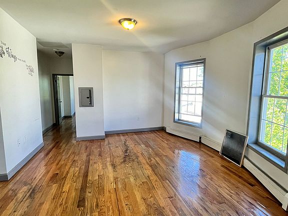 2nd image of 617 Bramhall Ave #3R